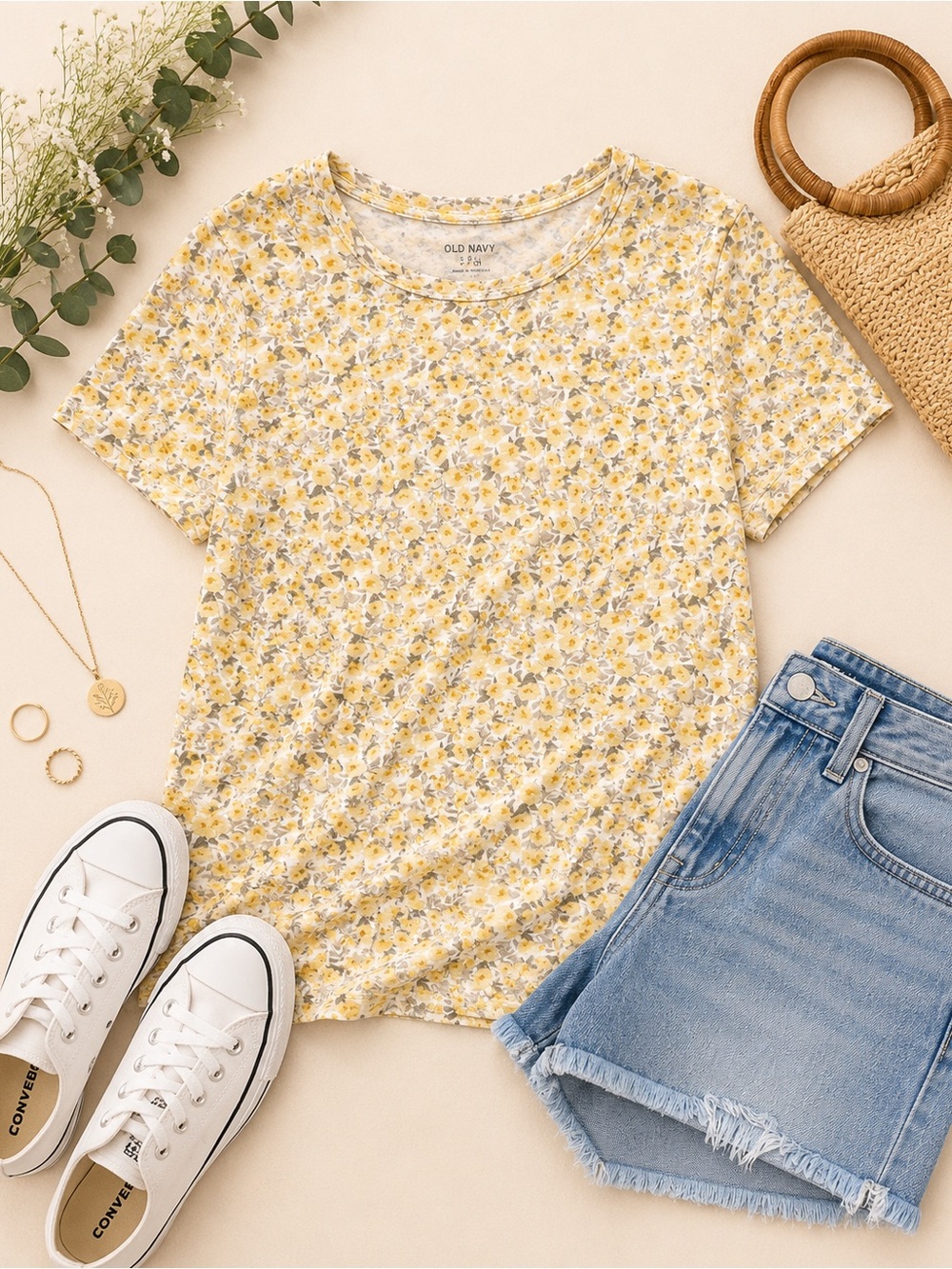 Old Navy Yellow Floral Tee Small Cottagecore Daisy Print 100% Cotton